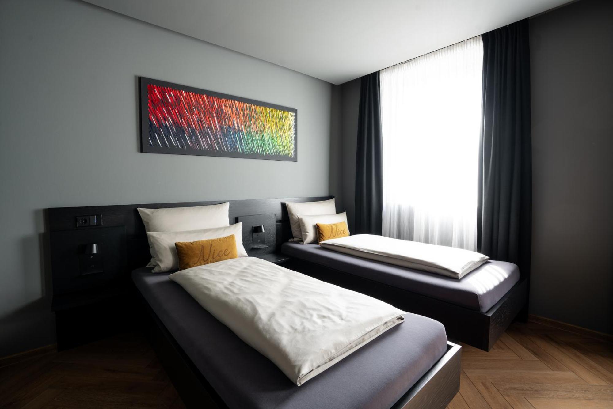 Hotel Nice Laupheim Esterno foto