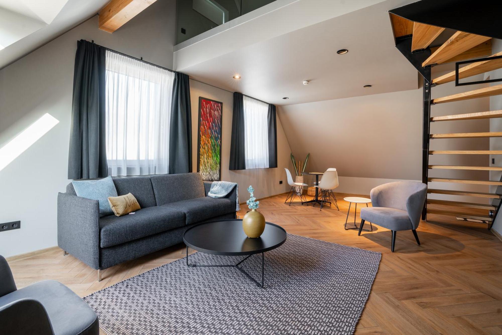 Hotel Nice Laupheim Esterno foto